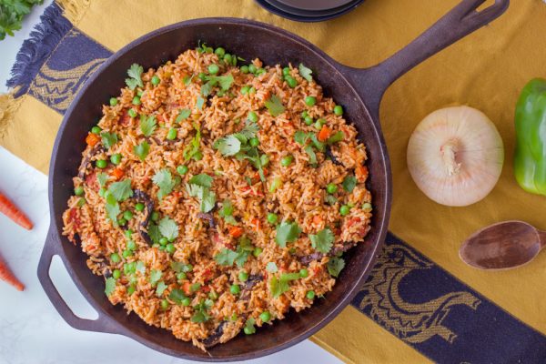 UkXwrHEdQ7GY9oWZnRk3_authentic-west-african-jollof-rice-3447